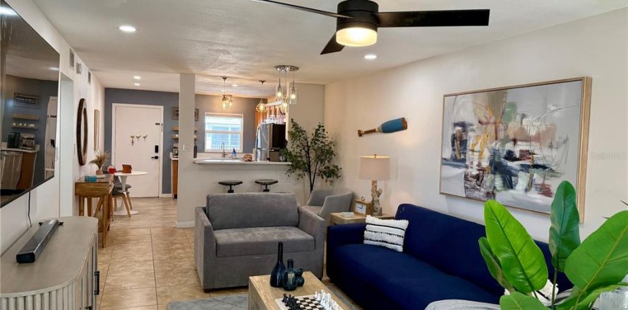 Condominio en Saint Pete Beach, Florida, 1 dormitorio № 1906735