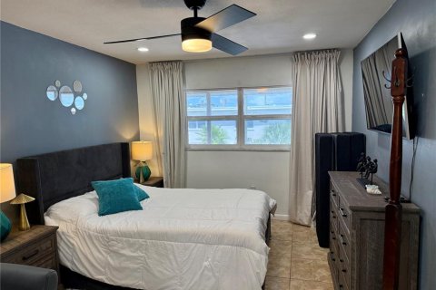 Condominio en alquiler en Saint Pete Beach, Florida, 1 dormitorio, 72 m2 № 1906735 - foto 15