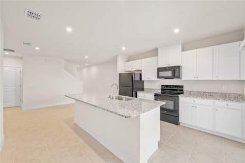 Купить таунхаус в Леди-Лейк, Флорида 6 комнат, 154.4м2, № 2098830 - фото 22