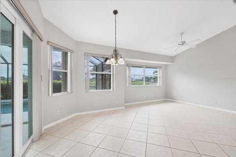 House in Rotonda, Florida 3 bedrooms, 195.47 sq.m. № 1914316 - photo 21