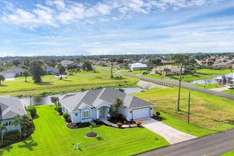 House in Rotonda, Florida 3 bedrooms, 195.47 sq.m. № 1914316 - photo 5