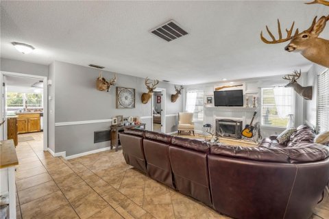 House in Orange City, Florida 3 bedrooms, 186.92 sq.m. № 1894798 - photo 20