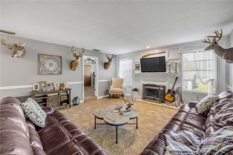 House in Orange City, Florida 3 bedrooms, 186.92 sq.m. № 1894798 - photo 21