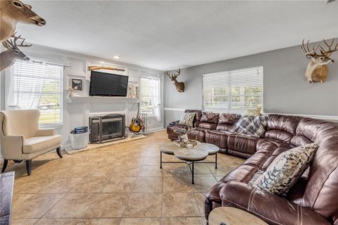 House in Orange City, Florida 3 bedrooms, 186.92 sq.m. № 1894798 - photo 17