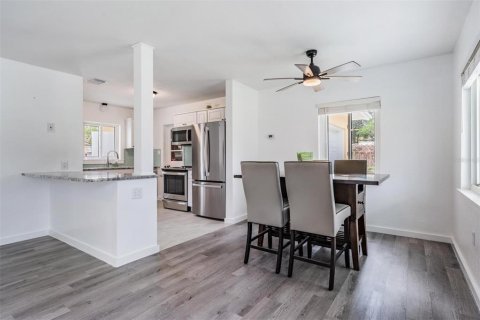 Villa ou maison à louer à Largo, Floride: 2 chambres, 92.53 m2 № 2425748 - photo 15