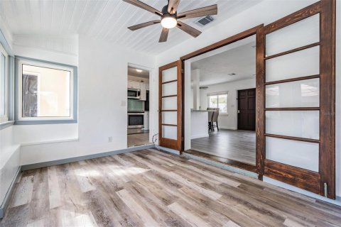 Villa ou maison à louer à Largo, Floride: 2 chambres, 92.53 m2 № 2425748 - photo 21