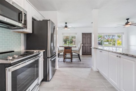 Villa ou maison à louer à Largo, Floride: 2 chambres, 92.53 m2 № 2425748 - photo 7