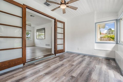 Villa ou maison à louer à Largo, Floride: 2 chambres, 92.53 m2 № 2425748 - photo 20