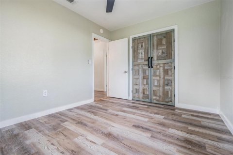 Villa ou maison à louer à Largo, Floride: 2 chambres, 92.53 m2 № 2425748 - photo 26