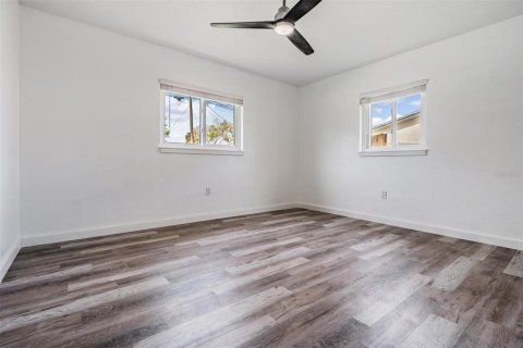 Villa ou maison à louer à Largo, Floride: 2 chambres, 92.53 m2 № 2425748 - photo 22