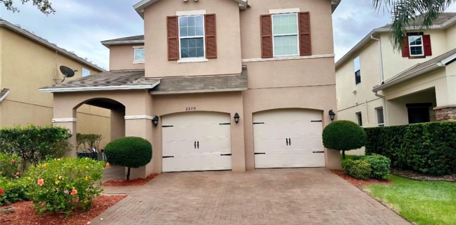 House in Kissimmee, Florida 4 bedrooms, 217.21 sq.m. № 1631048