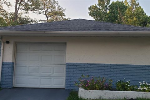 House in Orlando, Florida 2 bedrooms, 90.95 sq.m. № 1442812 - photo 1