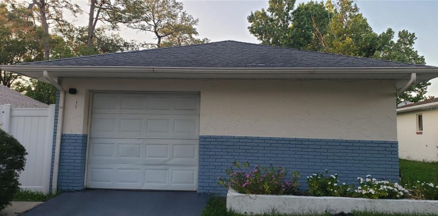 House in Orlando, Florida 2 bedrooms, 90.95 sq.m. № 1442812
