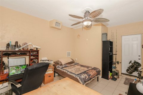 Casa en venta en Hialeah, Florida, 3 dormitorios, 117.06 m2 № 2061521 - foto 22