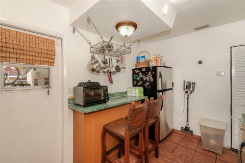 Casa en venta en Hialeah, Florida, 3 dormitorios, 117.06 m2 № 2061521 - foto 18