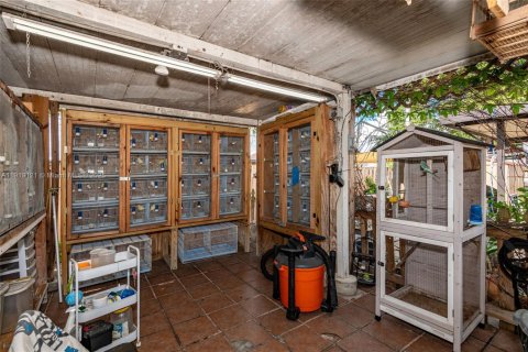 Casa en venta en Hialeah, Florida, 3 dormitorios, 117.06 m2 № 2061521 - foto 28