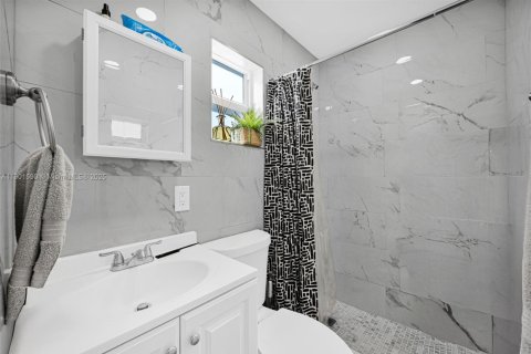 House in Miami, Florida 3 bedrooms, 128.86 sq.m. № 1954329 - photo 15