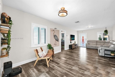 Купить виллу или дом в Майами, Флорида 6 комнат, 128.86м2, № 1954329 - фото 7