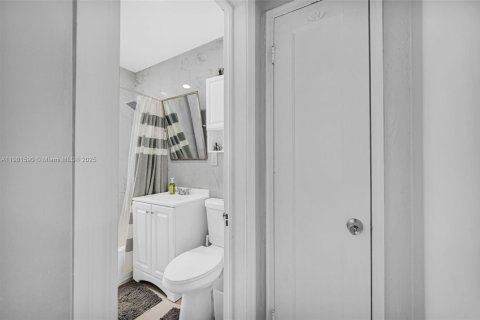 Купить виллу или дом в Майами, Флорида 6 комнат, 128.86м2, № 1954329 - фото 26