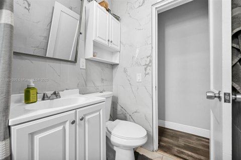 Купить виллу или дом в Майами, Флорида 6 комнат, 128.86м2, № 1954329 - фото 24