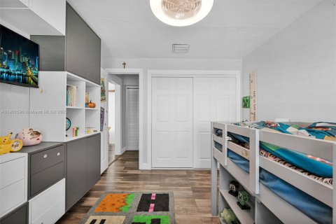 Купить виллу или дом в Майами, Флорида 6 комнат, 128.86м2, № 1954329 - фото 17