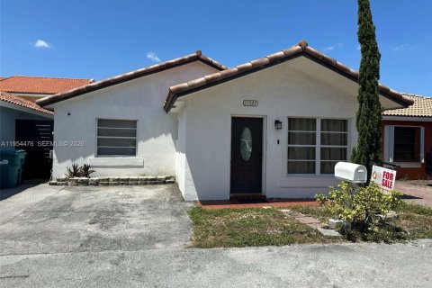 House in Sweetwater, Florida 3 bedrooms, 108.97 sq.m. № 2027385