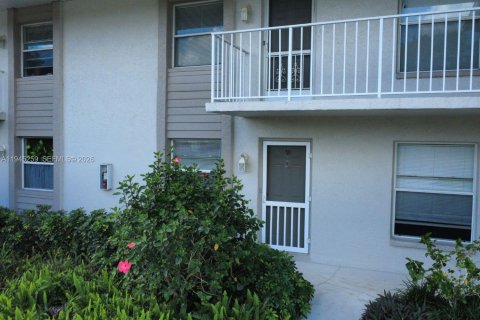 Copropriété à louer à Naples, Floride: 2 chambres, 111.48 m2 № 2152856 - photo 2