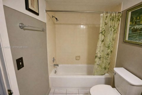 Copropriété à louer à Naples, Floride: 2 chambres, 111.48 m2 № 2152856 - photo 15