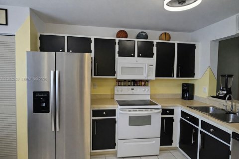 Copropriété à louer à Naples, Floride: 2 chambres, 111.48 m2 № 2152856 - photo 5