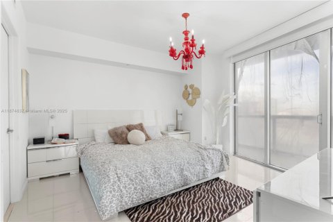Купить кондоминиум в Майами, Флорида 2 спальни, 117.89м2, № 1931706 - фото 16