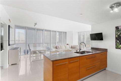 Купить кондоминиум в Майами, Флорида 2 спальни, 117.89м2, № 1931706 - фото 10