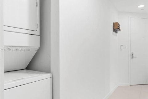 Купить кондоминиум в Майами, Флорида 2 спальни, 117.89м2, № 1931706 - фото 18