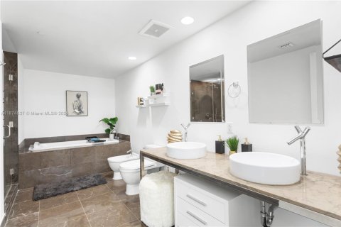 Купить кондоминиум в Майами, Флорида 2 спальни, 117.89м2, № 1931706 - фото 15