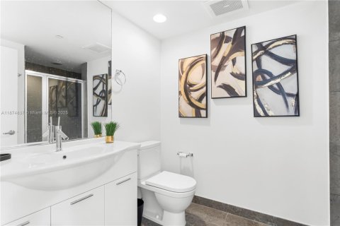 Купить кондоминиум в Майами, Флорида 2 спальни, 117.89м2, № 1931706 - фото 17