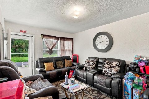 Immobilier commercial à vendre à Mims, Floride: 4 chambres, 139.35 m2 № 2378276 - photo 13