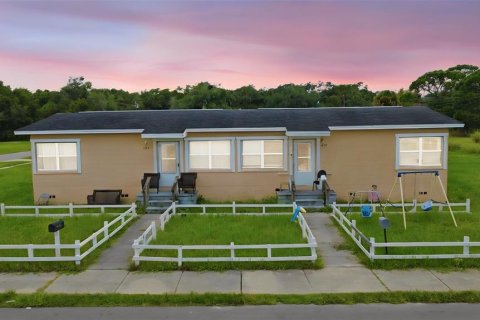 Immobilier commercial à Mims, Floride 4 chambres, 139.35 m2 № 2378276