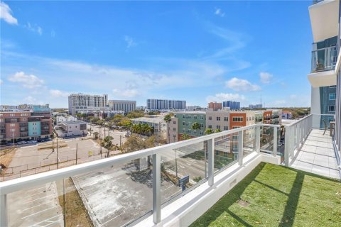 Copropriété à louer à Saint Petersburg, Floride: 3 chambres, 197.6 m2 № 2229804 - photo 4
