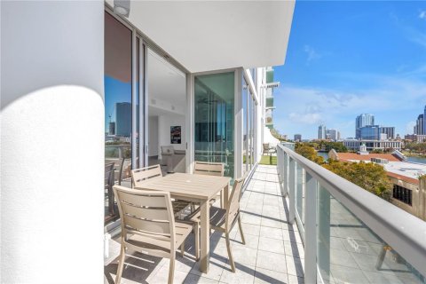 Copropriété à louer à Saint Petersburg, Floride: 3 chambres, 197.6 m2 № 2229804 - photo 2