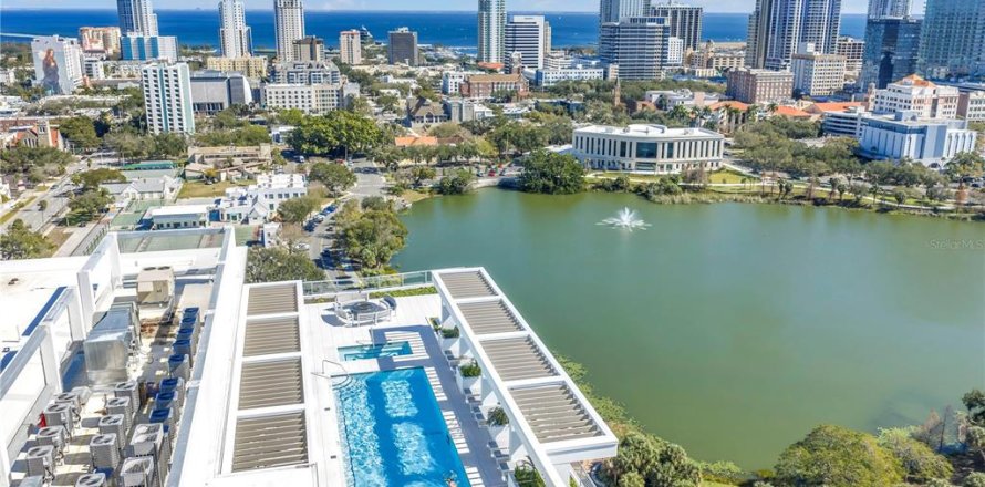Condo à Saint Petersburg, Floride, 3 chambres  № 2229804
