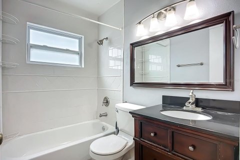 Купить виллу или дом в Ривервью, Флорида 6 комнат, 134.34м2, № 1817259 - фото 30