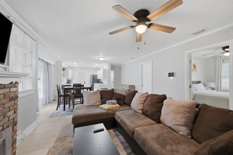 Villa ou maison à louer à Tampa, Floride: 3 chambres, 113.71 m2 № 2411619 - photo 5