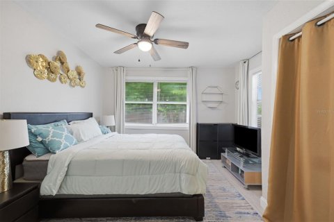 Villa ou maison à louer à Tampa, Floride: 3 chambres, 113.71 m2 № 2411619 - photo 12