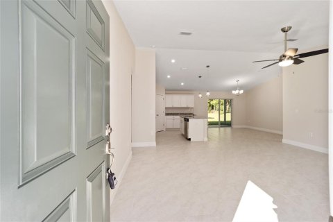 House in Citrus Springs, Florida 3 bedrooms, 131.83 sq.m. № 1631543 - photo 3