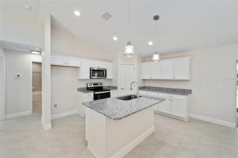 House in Citrus Springs, Florida 3 bedrooms, 131.83 sq.m. № 1631543 - photo 6