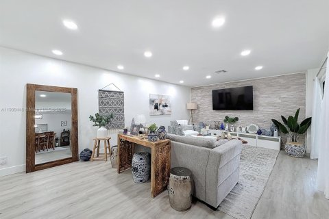 Adosado en venta en Tamarac, Florida, 2 dormitorios, 160.07 m2 № 1967121 - foto 19