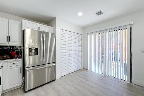 Adosado en venta en Tamarac, Florida, 2 dormitorios, 160.07 m2 № 1967121 - foto 9