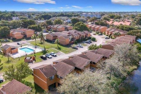 Adosado en venta en Tamarac, Florida, 2 dormitorios, 160.07 m2 № 1967121 - foto 3