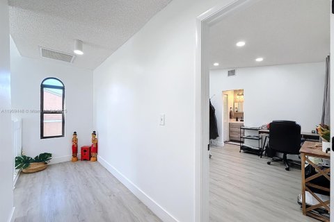 Adosado en venta en Tamarac, Florida, 2 dormitorios, 160.07 m2 № 1967121 - foto 28