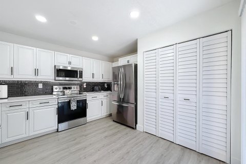 Adosado en venta en Tamarac, Florida, 2 dormitorios, 160.07 m2 № 1967121 - foto 7