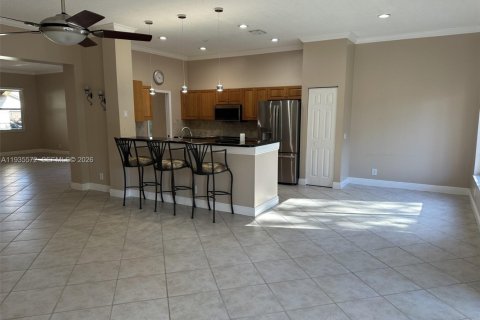 House in Weston, Florida 4 bedrooms, 196.58 sq.m. № 1995644 - photo 4